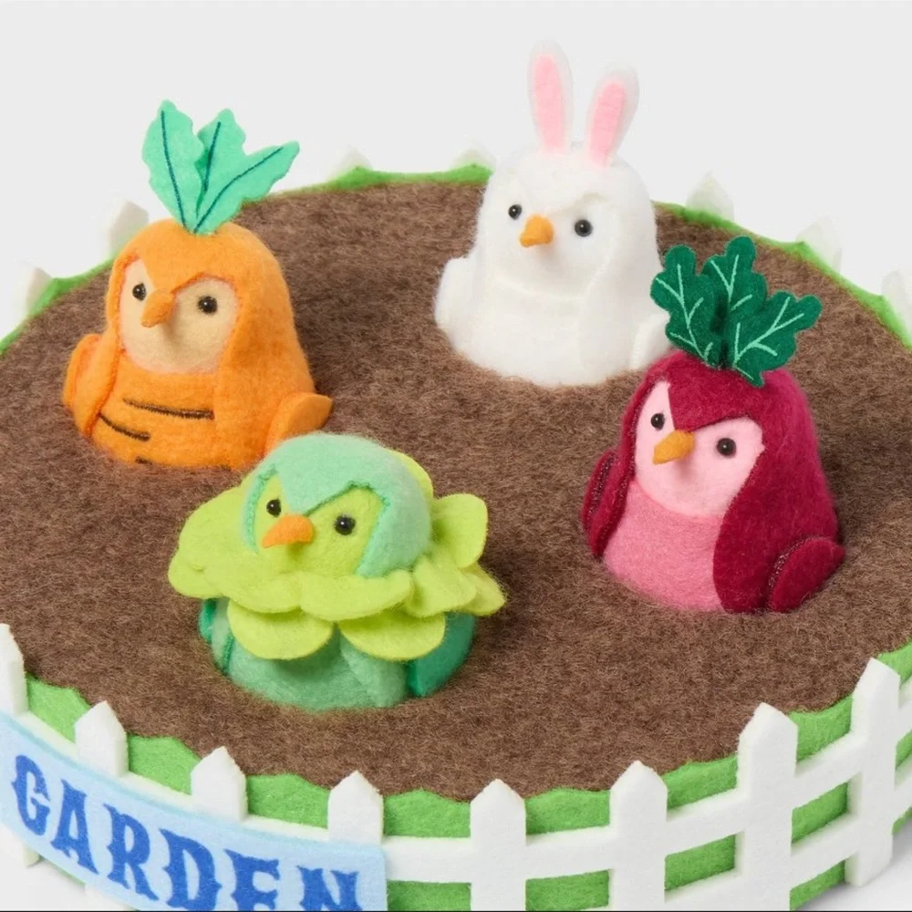 New! Target Spritz Featherly Friends™ Easter Decorative Garden Set